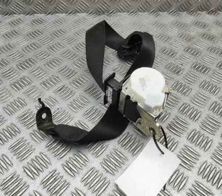 BMW 2 F22 F23 Front seatbelt 7265810