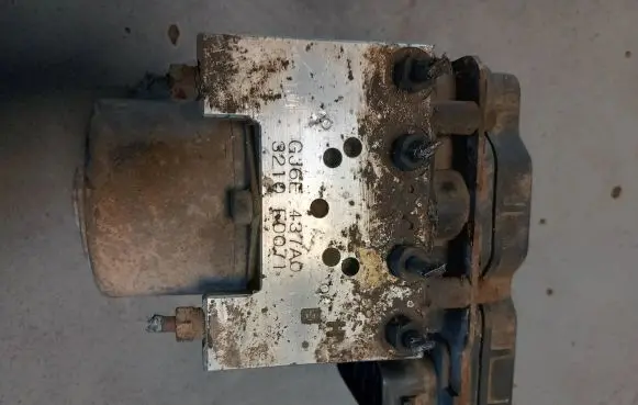 Mazda 6 ABS Pump GJ6E437A0 3210F0071