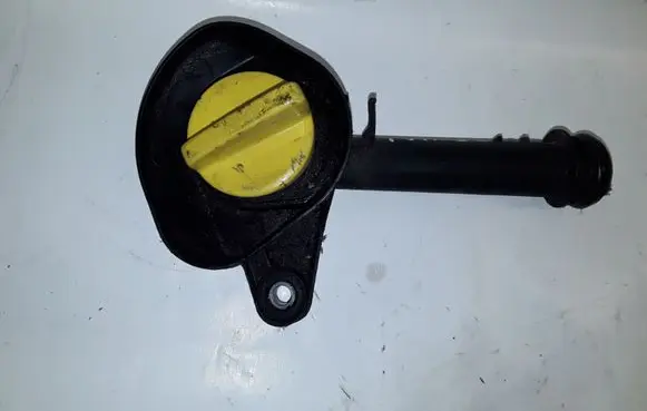 Renault Clio III Oil filler cap 8200323344