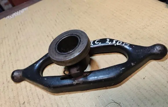 Jeep Cherokee XJ Clutch release arm fork 52107555