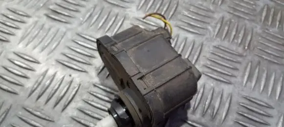 Opel Omega B1 Headlight level adjustment motor 00437514