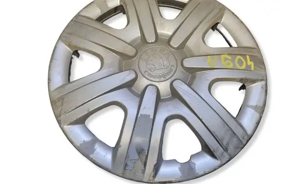 Volkswagen Polo IV 9N3 R14 wheel hub/cap/trim 5J0601147E 5J0601147