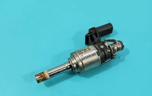 Skoda Fabia Mk3 (NJ) Fuel injector 04E906036AT IMPRK1554578