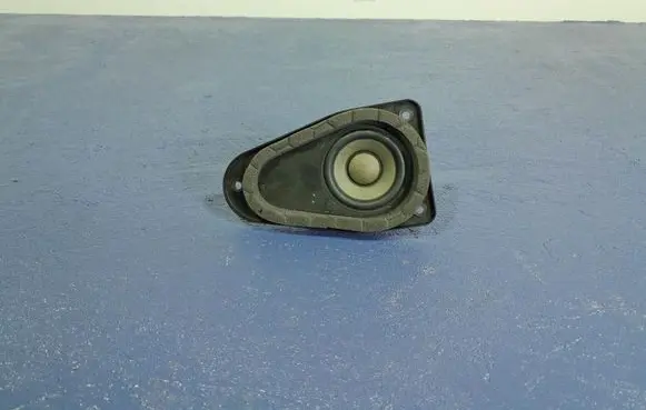 Volvo S90, V90 Subwoofer speaker 31350622