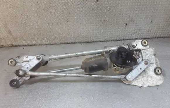 Nissan X-Trail T30 Front wiper linkage and motor 2Y0732740