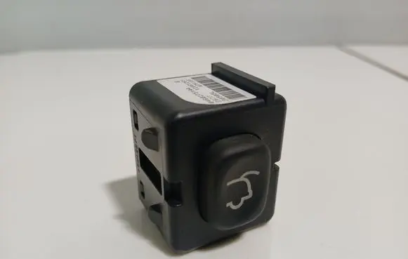 Chrysler Grand Voyager V Tailgate opening switch 04602751AA