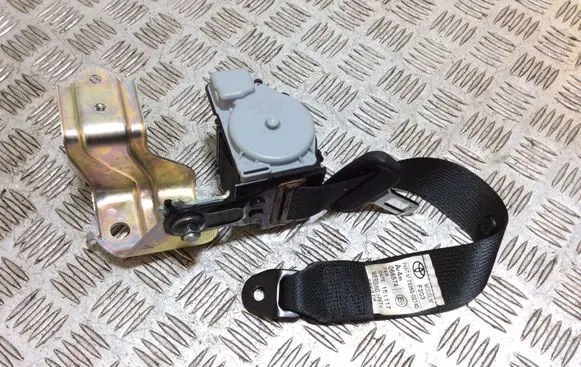 Toyota Auris E180 Rear seatbelt 7336002740