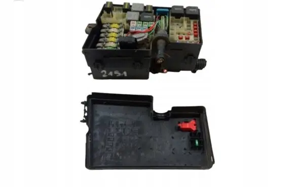 Ford Focus Fuse box set 3M5T-14A142-AB