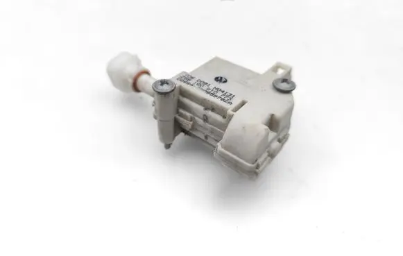 Volkswagen Eos Fuel tank cap lock motor 1Q0810773