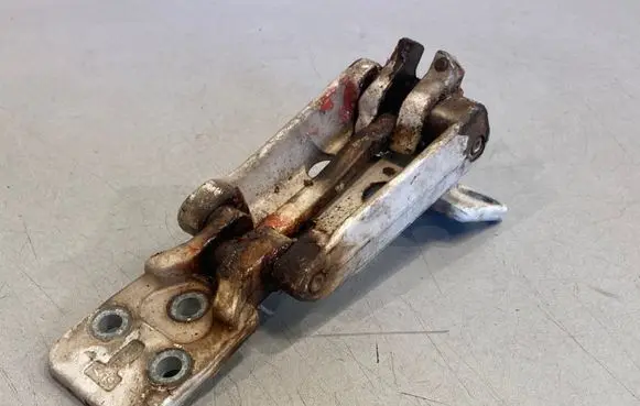 Volkswagen Crafter Rear door lower hinge A9067400237