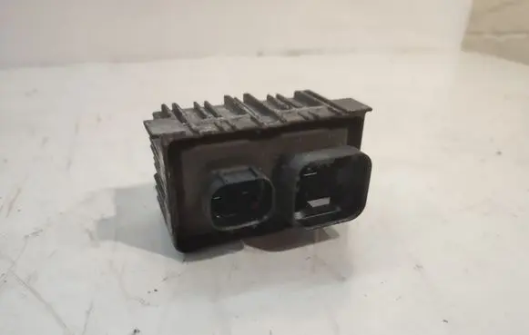 Opel Insignia A Glow plug pre-heat relay 5574293