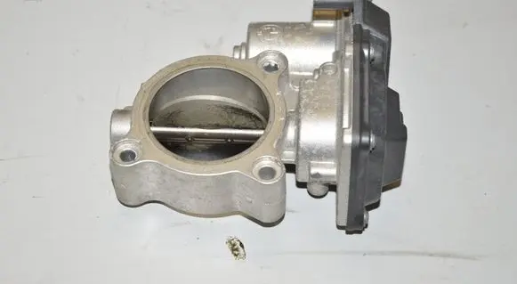BMW 5 F10 F11 Throttle valve 7810752