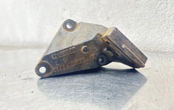Opel Astra H Engine mounting bracket 13125628 332253673
