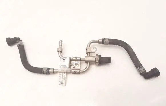 Porsche Macan (95B) Fuel line/pipe/hose 94611023503 06H906051G 0261230393