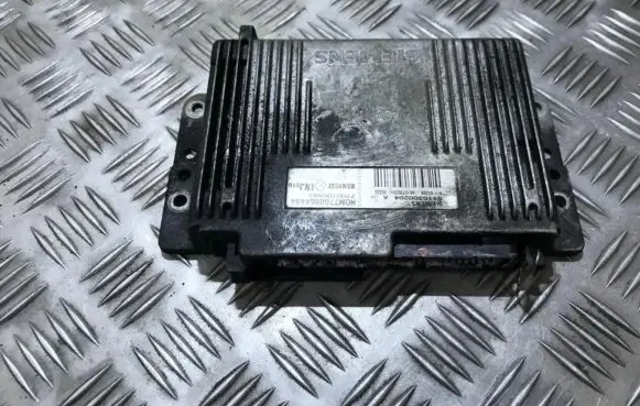 Renault Megane I Engine control unit/module 7700105983 hom7700864454