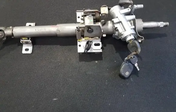 Hyundai Accent Steering wheel axle