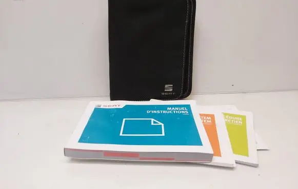 Seat Leon (5F) Owners service history hand book 