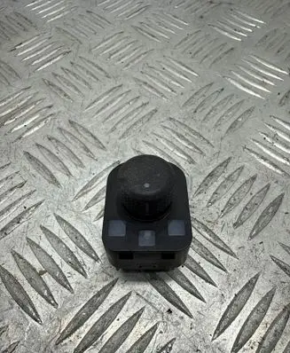 Seat Leon (1P) Wing mirror switch 5P0959565A 0218