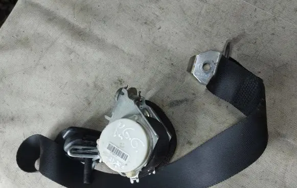 Ford Galaxy Third row seat belt 613B85A