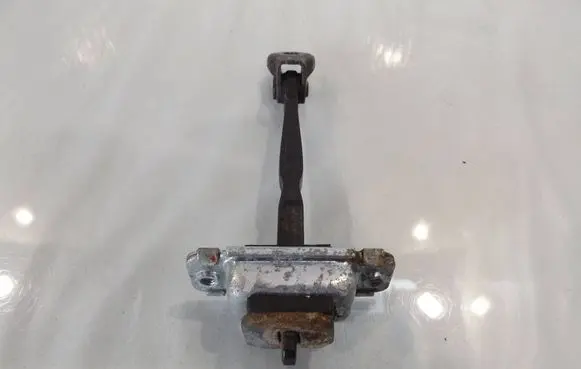 Hyundai i30 Front door check strap stopper
