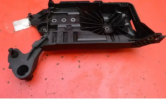 Skoda Octavia 985 Battery box tray 5WA915331