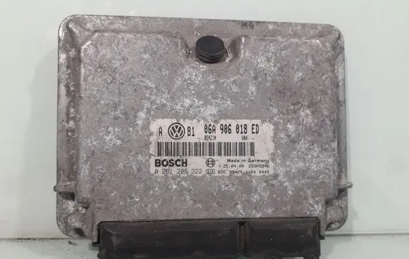 Volkswagen Golf IV Engine control unit/module 06A906018ED 0261206322