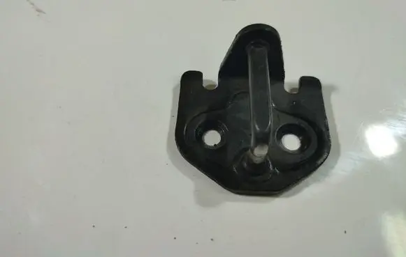 Ford Focus C-MAX Front door lock loop/hook striker 