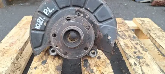Volkswagen PASSAT B6 Front wheel hub