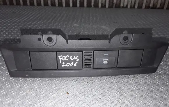 Windscreen/window heater switch