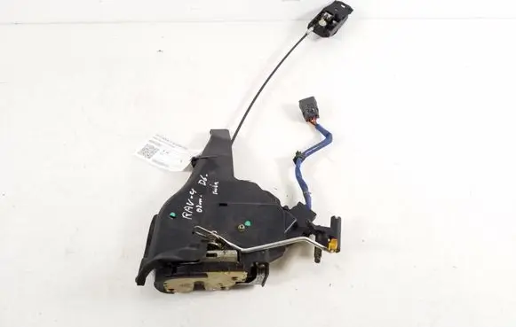 Toyota RAV 4 (XA20) Rear door lock 69330-42060