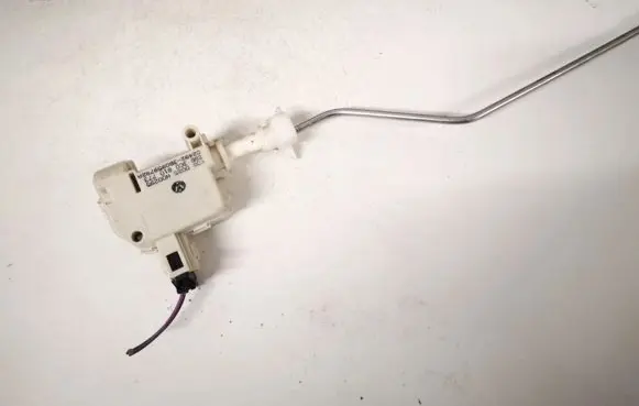 Volkswagen PASSAT B6 Central locking motor 3c0810773 3b0959782a