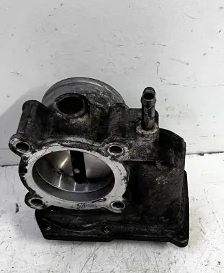 Toyota Avensis T250 Throttle valve 2203037050 9H19 14200SLO
