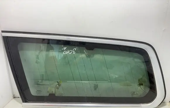 Volvo V70 Rear side window AS3