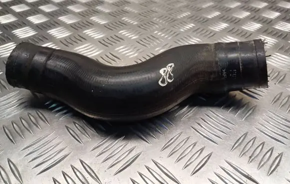 Opel Zafira B Intercooler hose/pipe 55557037 498891241