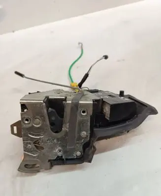 BMW 5 E39 Front door lock 82350969