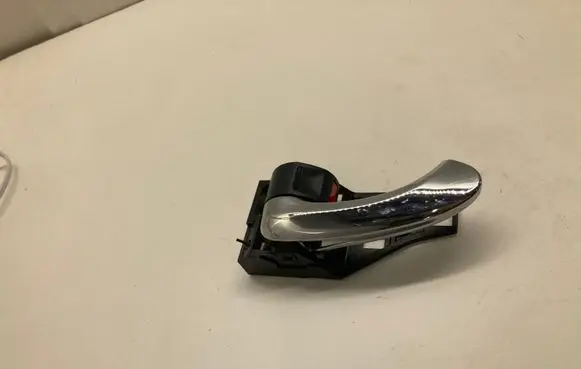 Toyota RAV 4 (XA30) Front door interior handle