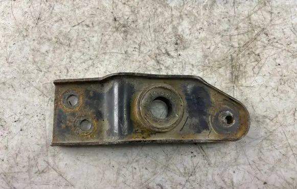 Mitsubishi Pajero Sport I Radiator mount bracket