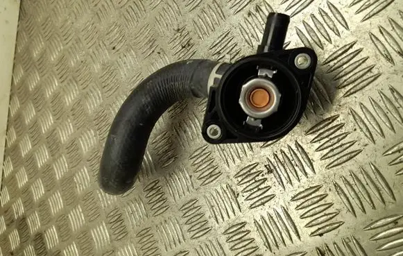 Lexus LBX Thermostat/thermostat housing 25A14