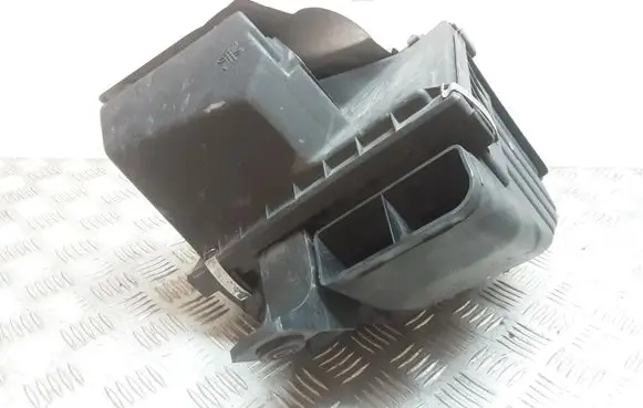 Audi A4 S4 B5 8D Air filter box 058133843