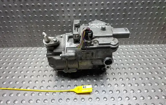 Toyota Prius (XW30) Air conditioning (A/C) compressor (pump) S26405170 0422000212