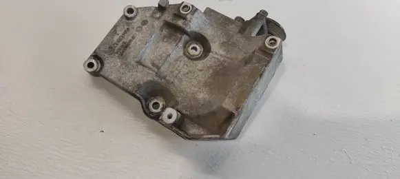 Volkswagen PASSAT B5.5 A/C compressor mount bracket 038260885C