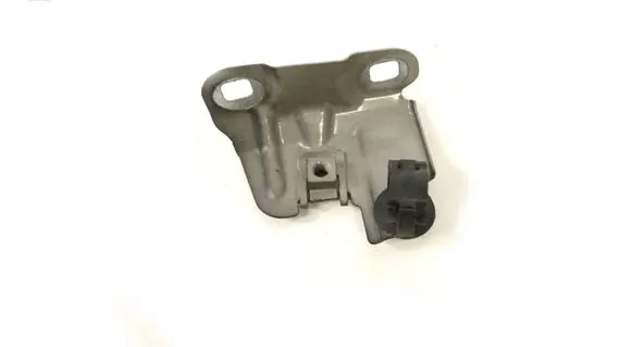BMW 6 F12 F13 Fender mounting bracket 