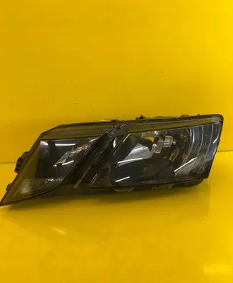 Skoda Octavia Mk3 (5E) Headlight/headlamp 5E1941015C