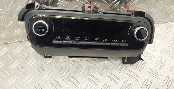 Toyota Yaris XP210 Climate control unit 559000DN50