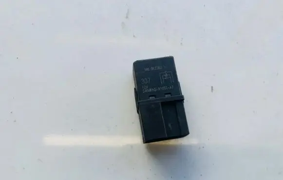 Volvo S40, V40 Other relay MB953382 a1001x7