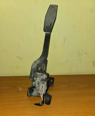 Opel Combo C Accelerator throttle pedal 6PV00811000 9129423