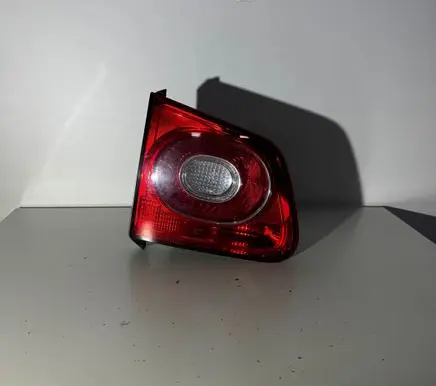 Volkswagen Tiguan Tailgate rear/tail lights 5N0945093