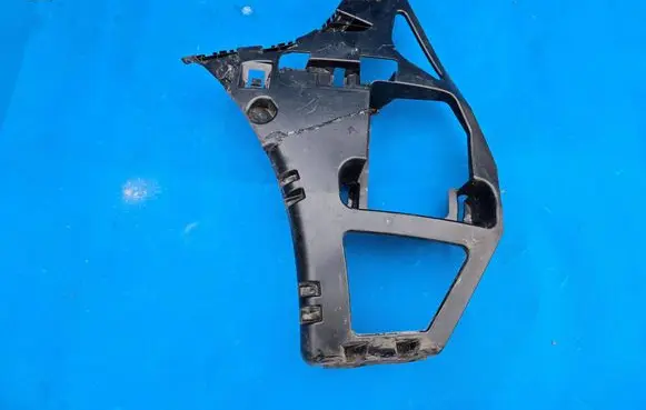 BMW 2 F45 Rear bumper mounting bracket 7300785