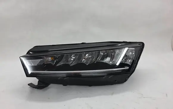 Skoda Octavia Mk4 Headlight/headlamp 5E4941015