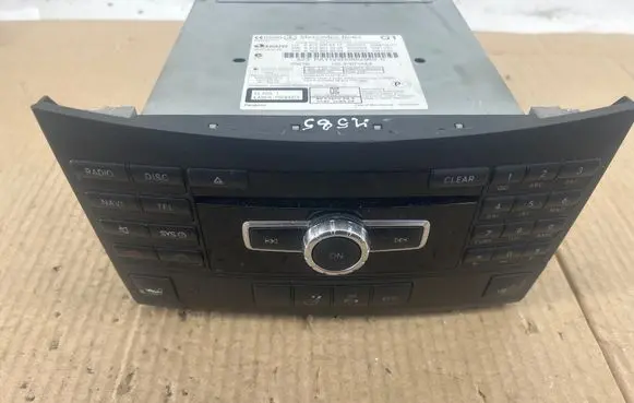 Mercedes-Benz E W212 Radio/CD/DVD/GPS head unit A2129006417 A1669025604 A2129013804